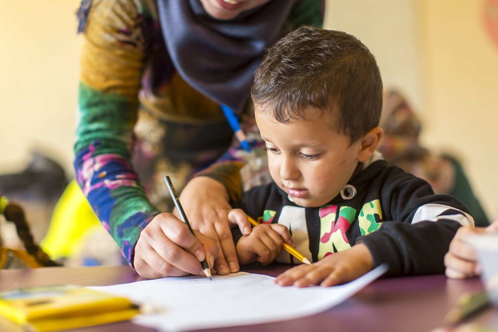 WAZ KNH Libanon - Weihnachts-Spendenaktion 2015 - Unterricht von Flüchtlingskindern im CFS,  Dienstag 20.10.2015 in Barouk. Foto: Jakob Studnar /  FUNKE Foto Services WAZ KNH Libanon - Weihnachts-Spendenaktion 2015 - Unterricht von Flüchtlingskindern im CFS,  Dienstag 20.10.2015 in Barouk. Foto: Jakob Studnar /  FUNKE Foto Services