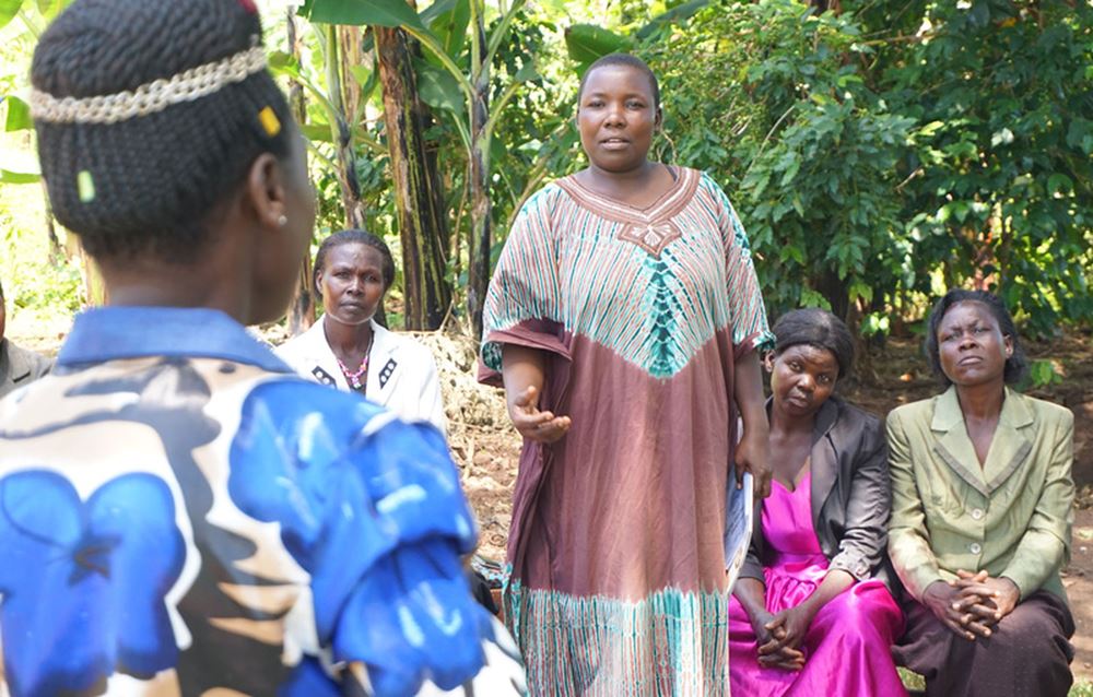 Frauen einer Selbsthilfegruppe bei einem Treffen (Quelle: Kindernothilfe) Frauen einer Selbsthilfegruppe bei einem Treffen (Quelle: Kindernothilfe)